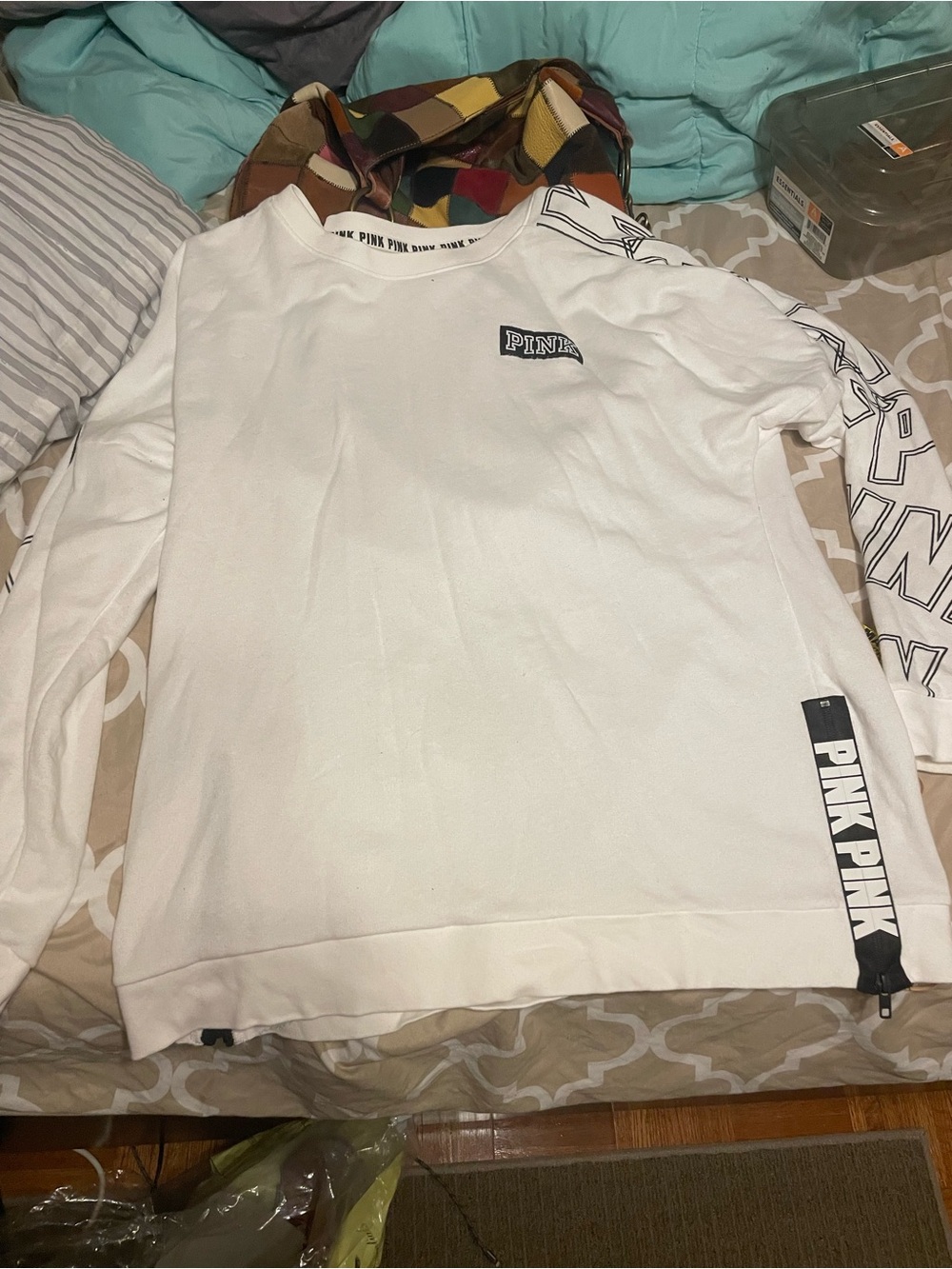 Victoria's Secret PINK White Long-Sleeve Crewneck Sweatshirt